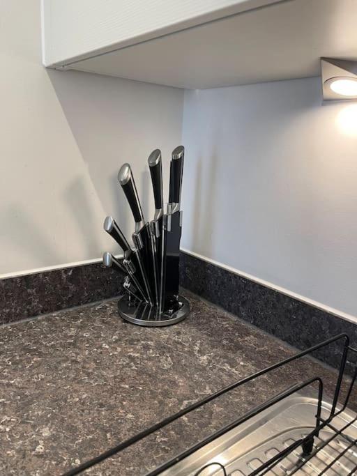 Contemporary Urban Retreat, 2-Bedroom Haven By London City Airport Kültér fotó